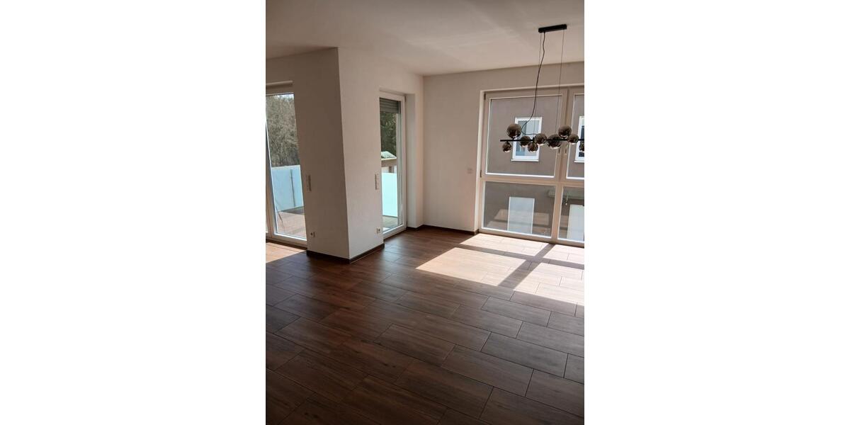 Etagenwohnung Ravenstein - 3 Zimmer, 90 m&sup2;, 1.200&euro; | Angebot:26490482