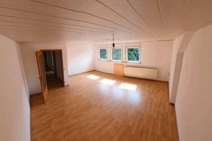 Wohnung Netphen - 3 Zimmer, 99 m&sup2;, 600&euro; | Angebot:24679228