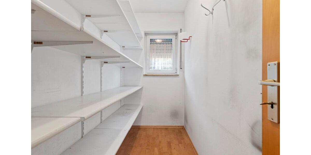 Etagenwohnung Sinzheim - 3 Zimmer, 126 m&sup2;, 1.650&euro; | Angebot:26213311