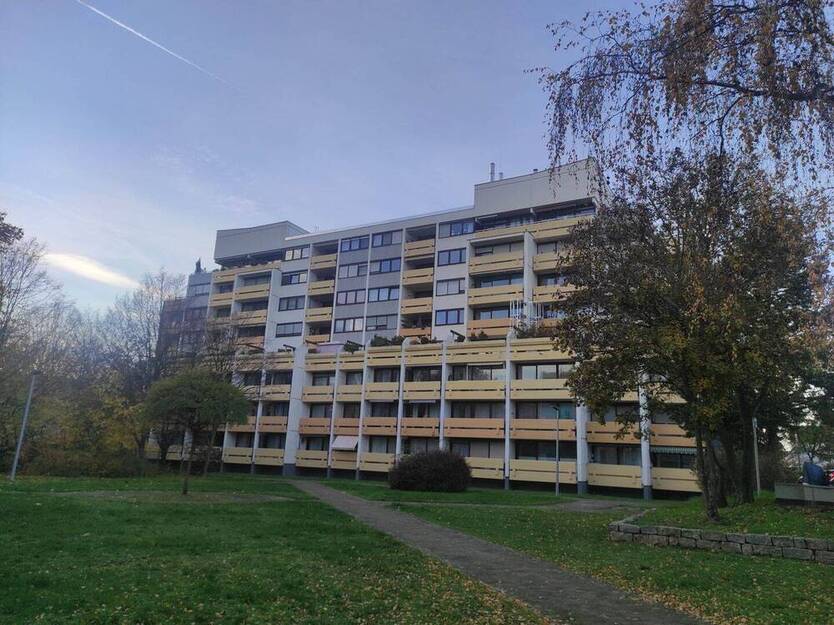 Gemütliche, kleine 2 Zimmerwohnung mit sonnigem Balkon!