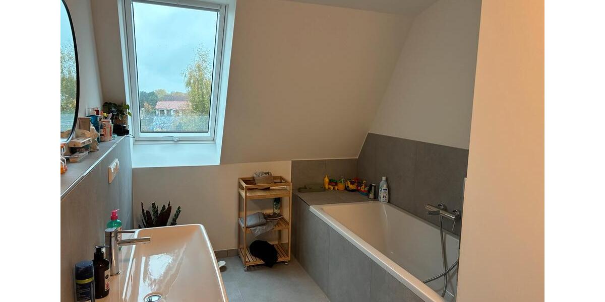 Neuwertige Vier-Zimmer-Wohnung mit Blick ins Grüne 4 zimmer