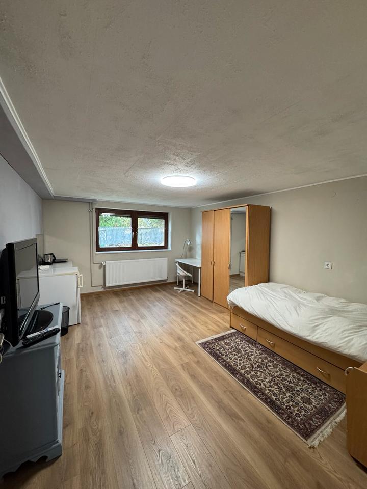 Zimmer 20 m², mit Gemeinschaftsbad, nur an Frauen zu vermieten zimmer