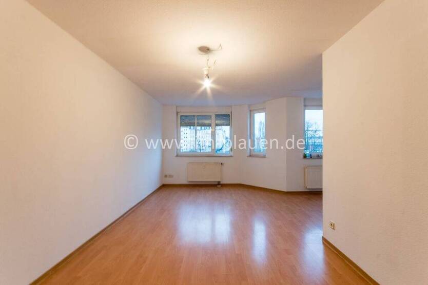 Moderne 3-Zimmer-Wohnung mit Balkon u. Außenstellplatz in Plauen - Perfekte Lage!