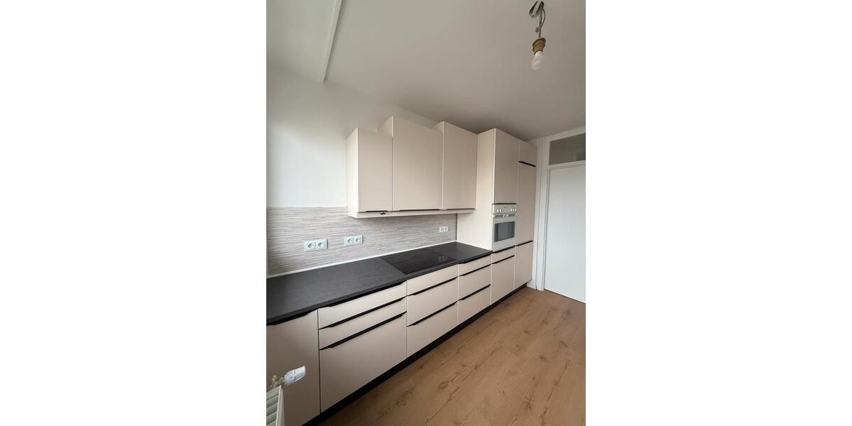 Dachgeschoßwohnung Bonn Bad Godesberg - 4.5 Zimmer, 98 m&sup2;, 1.900&euro; | Angebot:24678768