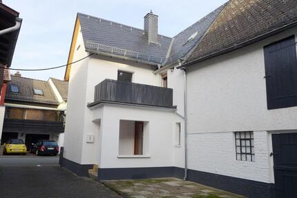 Haus Ehringshausen - 3.5 Zimmer, 97 m&sup2;, 700&euro; | Angebot:25218303