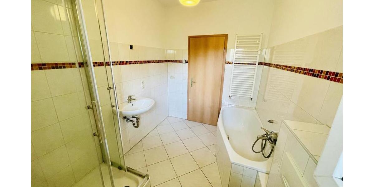 Familien willkommen! 4 R.-Wohnung mit West-Balkon, Wanne, Dusche und Hausgarten in Gera-Debschwitz! - Etagenwohnung Gera Debschwitz | Angebot:26129604