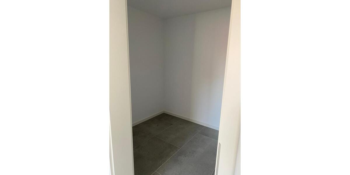 Etagenwohnung Bernburg (Saale) - 4.5 Zimmer, 127 m&sup2;, 1.143&euro; | Angebot:26367184