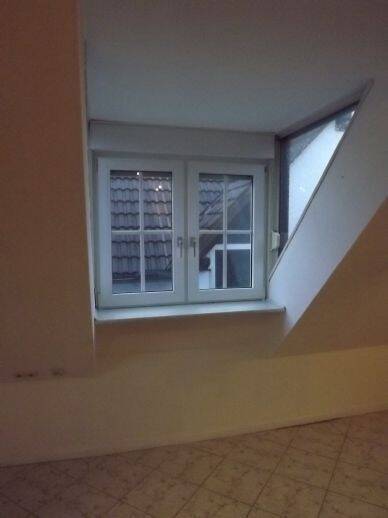 Gut geschnittenes 2 Zimmer-Apartment mit Einbauküche und Wannenbad, in ruhiger Lage von Wiesenbronn. Nur 10 Min. nach Kitzingen... 2 zimmer