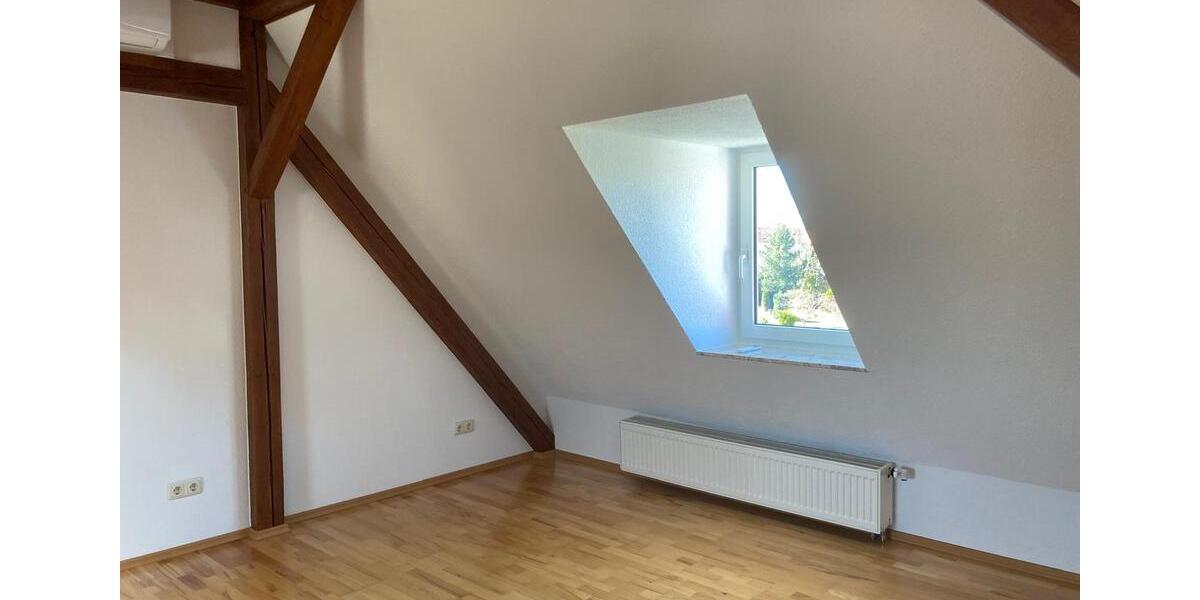 Dachgeschoßwohnung Elsteraue - 2 Zimmer, 60 m&sup2;, 360&euro; | Angebot:25965136