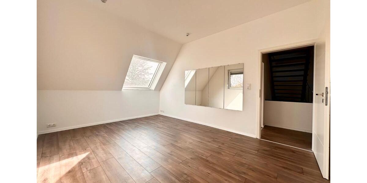 Maisonettenwohnung Zetel - 5.5 Zimmer, 170 m&sup2;, 1.200&euro; | Angebot:25979487