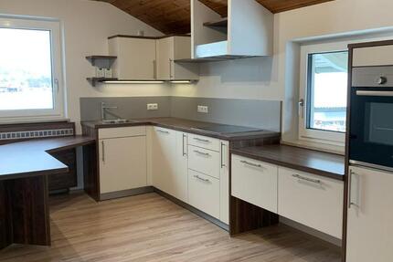 Moderne 4-Zimmer-Wohnung mit großem Balkon, Garten und EBK zimmer