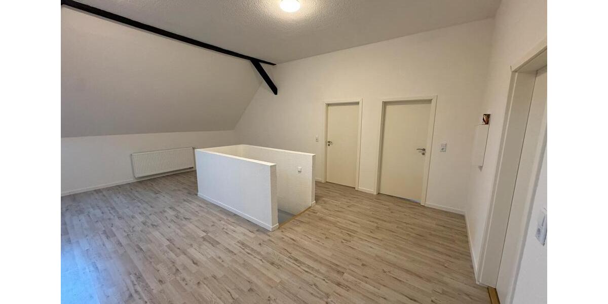 Etagenwohnung Jade - 2.5 Zimmer, 80 m&sup2;, 900&euro; | Angebot:25858527