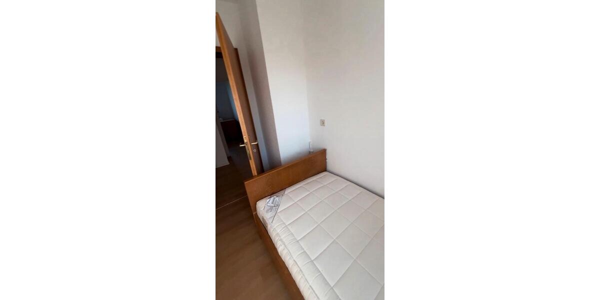 Wohnen auf Zeit Reutlingen Sondelfingen - 7 Zimmer, 147 m&sup2;, 410&euro; | Angebot:26268211