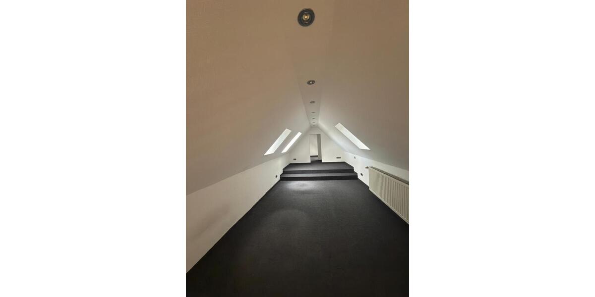 Dachgeschoßwohnung Bünde - 2 Zimmer, 140 m&sup2;, 950&euro; | Angebot:24781973