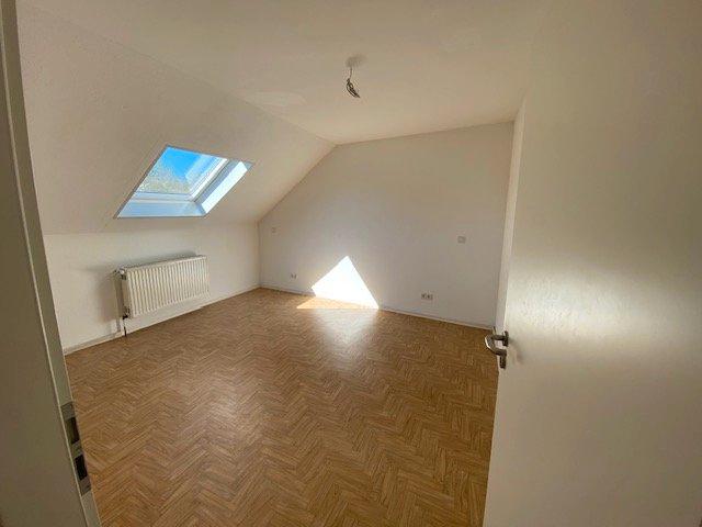 Etagenwohnung Bexbach - 4 Zimmer, 130 m&sup2;, 850&euro; | Angebot:26201227
