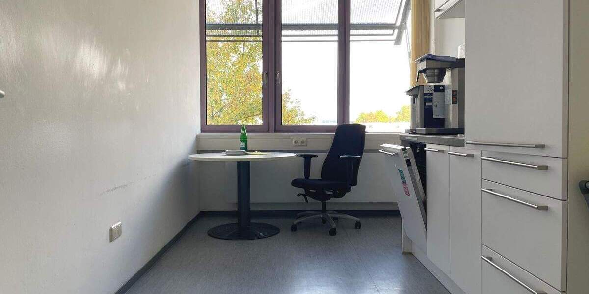 Gewerbeobjekt Bamberg Gereuth - 9 Zimmer, 355 m&sup2;, 3.750&euro; | Angebot:25680551
