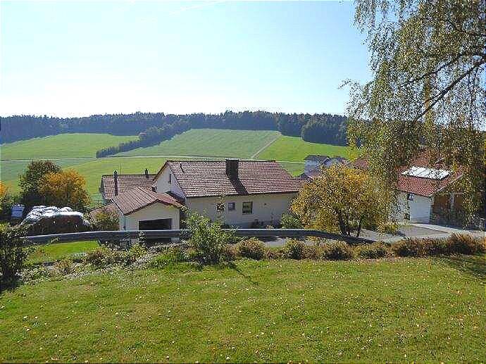 Sonnige Wohnung im 01. OG mit Kachelofen - 2 Zimmer- im OT Solla 2 zimmer