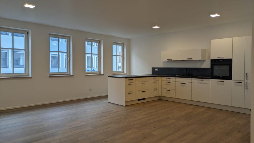 Etagenwohnung Bad Königshofen im Grabfeld - 3 Zimmer, 115 m&sup2;, 900&euro; | Angebot:26130556