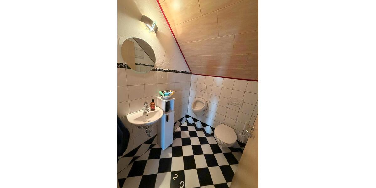 Etagenwohnung Schramberg - 3 Zimmer, 125 m&sup2;, 1.050&euro; | Angebot:26626702