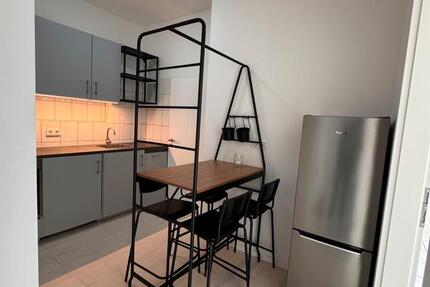 Wohnen auf Zeit Köln Ehrenfeld - 17 Zimmer, 28 m&sup2;, 700&euro; | Angebot:26397445