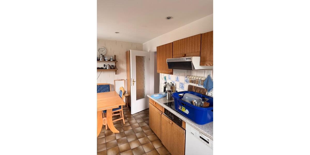 Erdgeschoßwohnung Großalmerode - 7 Zimmer, 141 m&sup2;, 1.100&euro; | Angebot:26535603
