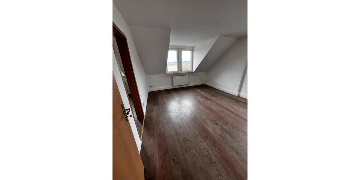 Dachgeschoßwohnung Meißen - 2 Zimmer, 42 m&sup2;, 280&euro; | Angebot:26676946
