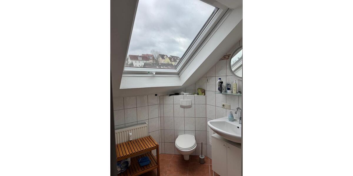 Dachgeschoßwohnung Würzburg Steinbachtal - 3 Zimmer, 75 m&sup2;, 830&euro; | Angebot:25332242