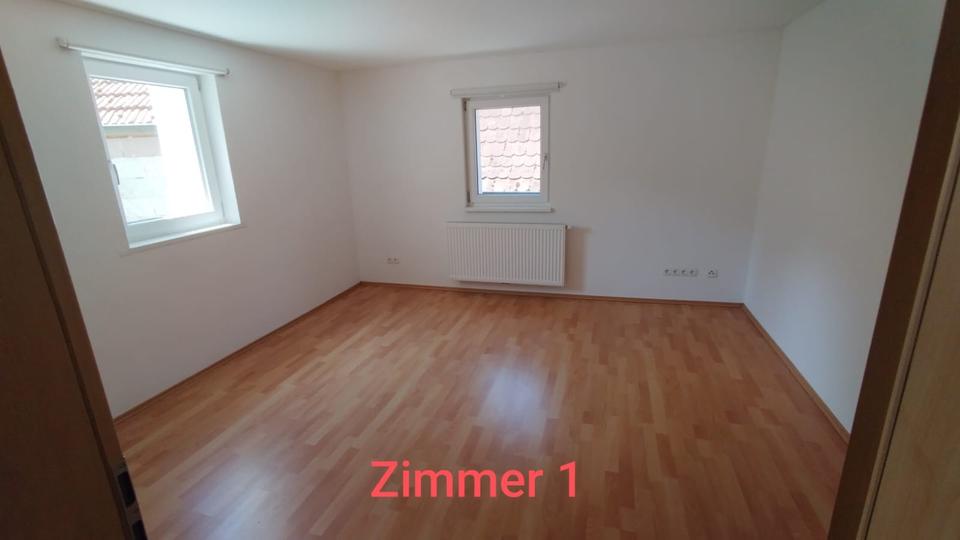 Etagenwohnung Offenhausen - 4 Zimmer, 120 m&sup2;, 1.250&euro; | Angebot:24350784