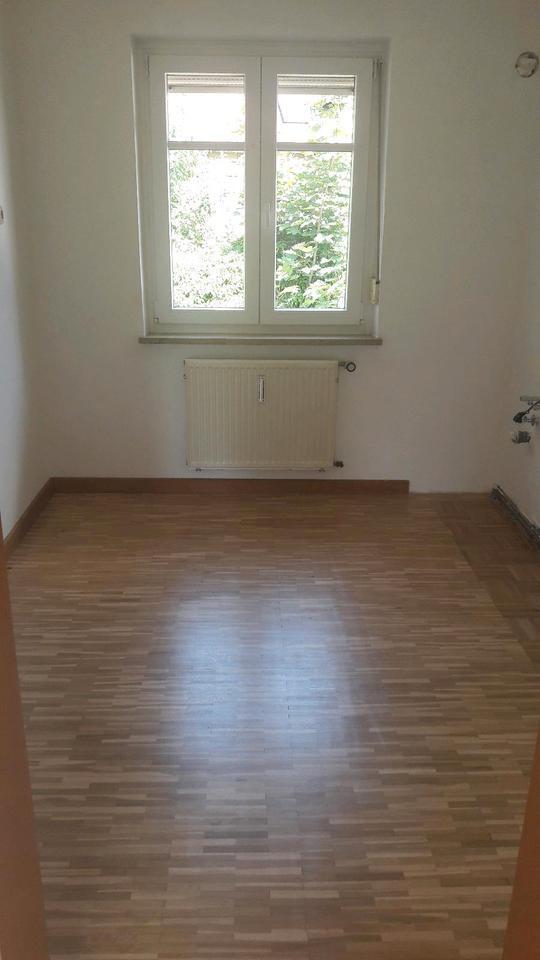 Sonnige 4 Zimmerwohnung im 1. OG mit Tageslichtbad