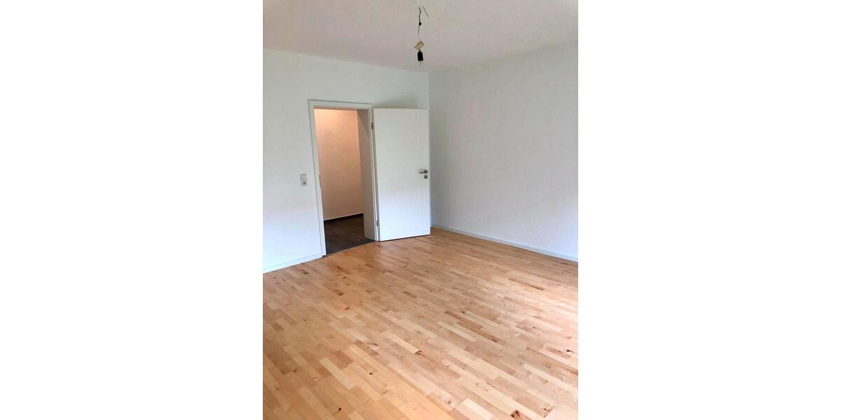 Hochparterre Jena Burgau - 4 Zimmer, 97 m&sup2;, 1.210&euro; | Angebot:25364071