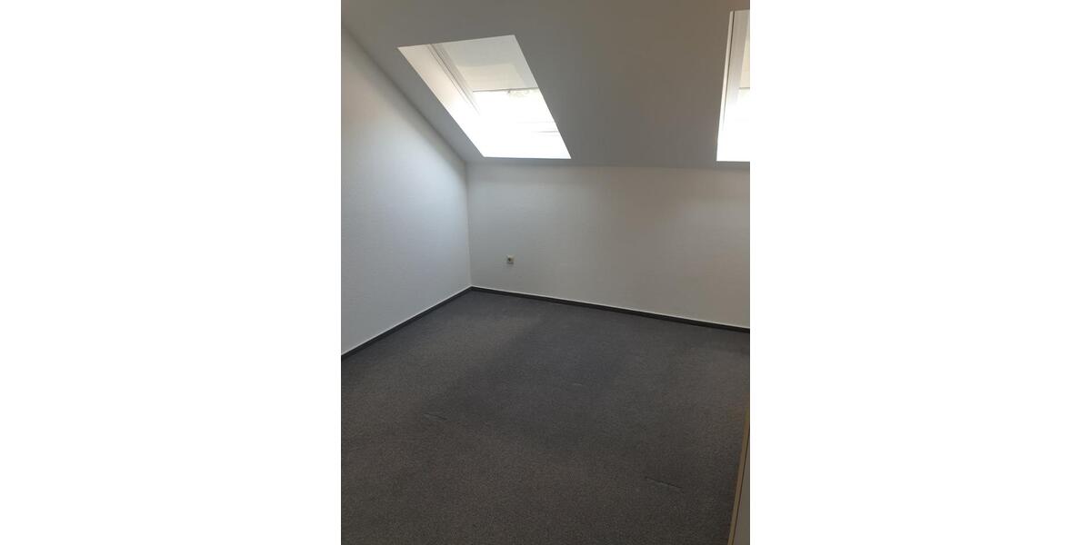 Geräumige 2,5-Raumwohnung im Dachgeschoss 2.5 zimmer