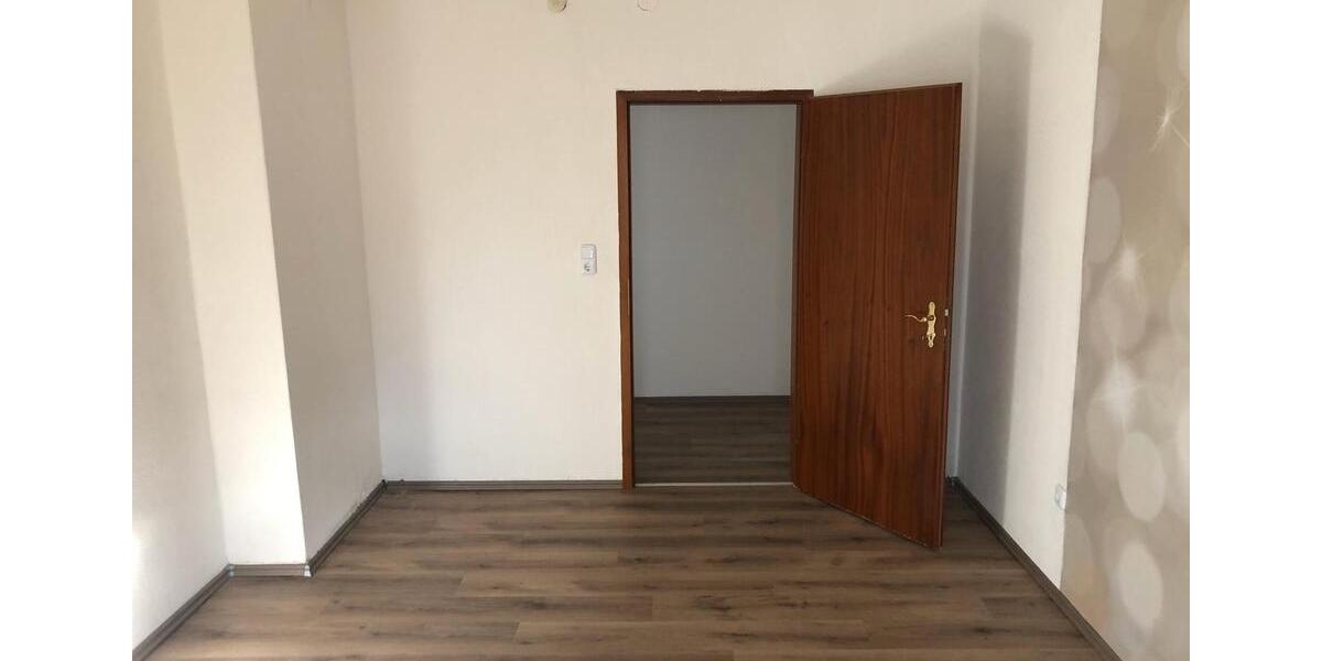 Dachgeschoßwohnung Eisenach - 4 Zimmer, 87 m&sup2;, 500&euro; | Angebot:24851863
