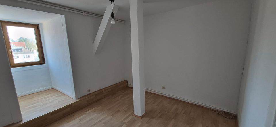 Etagenwohnung Schlüchtern - 5 Zimmer, 140 m&sup2;, 1.000&euro; | Angebot:25903912