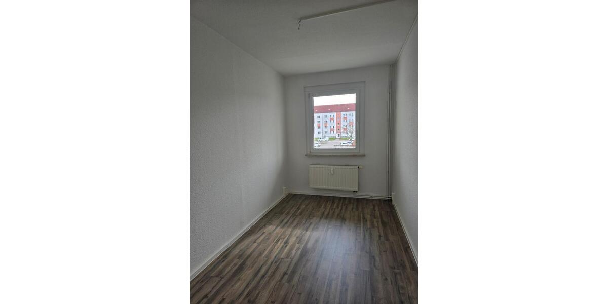 Etagenwohnung Hainichen - 3 Zimmer, 62 m&sup2;, 303&euro; | Angebot:26455735