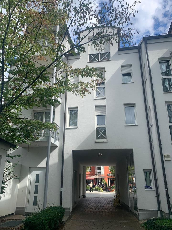 Helle Dachgeschoßwohnung im Zentrum von Deggendorf – 2 Zimmer