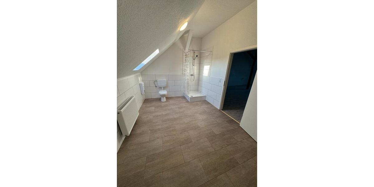 Etagenwohnung Jade - 2.5 Zimmer, 80 m&sup2;, 900&euro; | Angebot:25858527