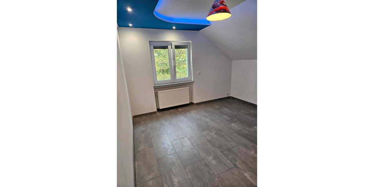Dachgeschoßwohnung Bretten - 4 Zimmer, 105 m&sup2;, 1.250&euro; | Angebot:24630747
