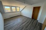 Dachgeschoßwohnung Werdau - 3 Zimmer, 67 m&sup2;, 368&euro; | Angebot:26131598