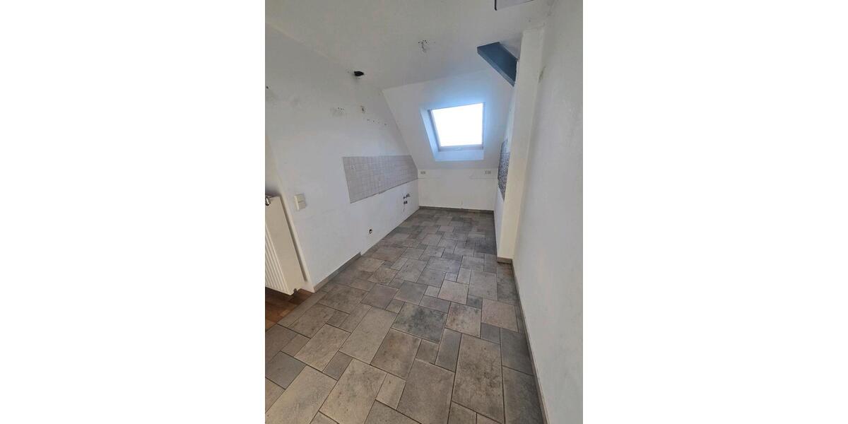 Dachgeschoßwohnung Genthin - 3 Zimmer, 90 m&sup2;, 680&euro; | Angebot:26226986