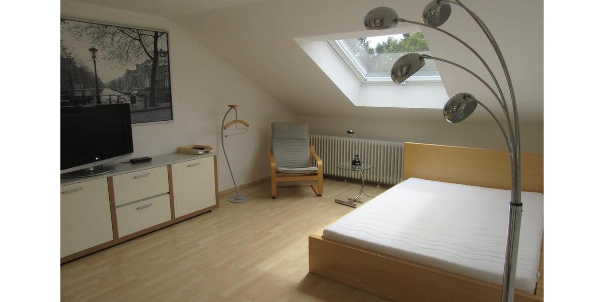 Dachgeschoßwohnung Aachen Aachen-Mitte - 1 Zimmer, 35 m&sup2;, 400&euro; | Angebot:26586386