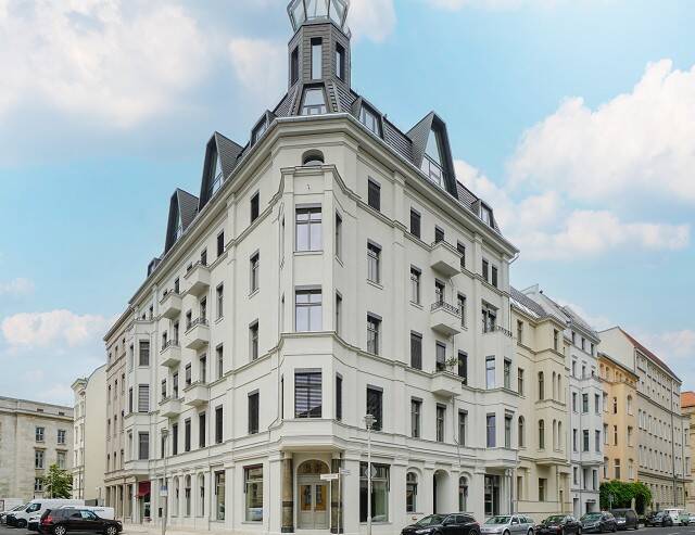 Möbliert: Eleganz trifft Geschichte - Stilvolle AltbauWohnung im Herzen Berlins