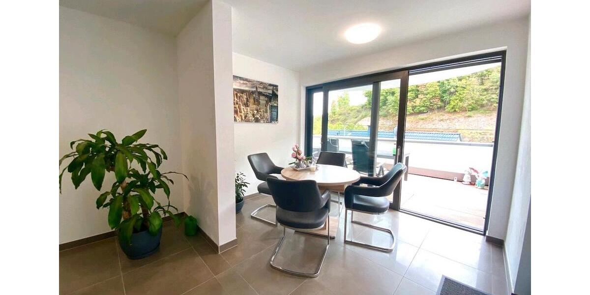 Terrassenwohnung Lebach - 5 Zimmer, 130 m&sup2;, 1.450&euro; | Angebot:25807375