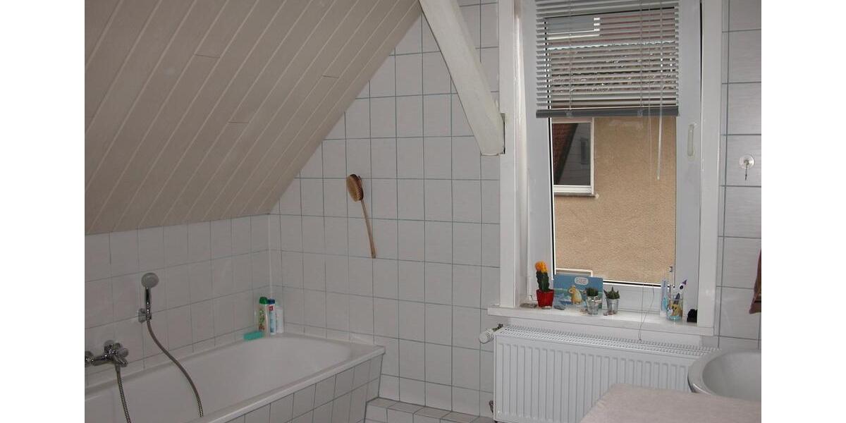 Dachgeschoßwohnung Einbeck - 3 Zimmer, 68 m&sup2;, 440&euro; | Angebot:26585963