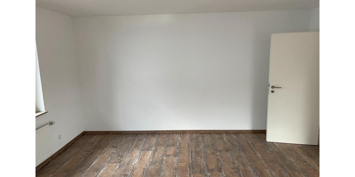 Erdgeschoßwohnung Brackenheim - 3 Zimmer, 110 m&sup2;, 1.300&euro; | Angebot:24638374