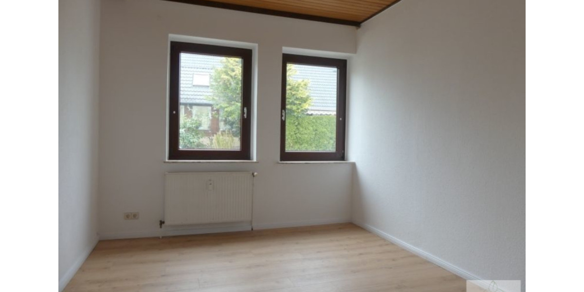 Erdgeschoßwohnung Hohenlockstedt - 3 Zimmer, 100 m&sup2;, 950&euro; | Angebot:24801254