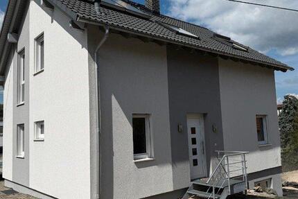 Haus Mössingen - 7 Zimmer, 165 m&sup2;, 1.600&euro; | Angebot:26223808