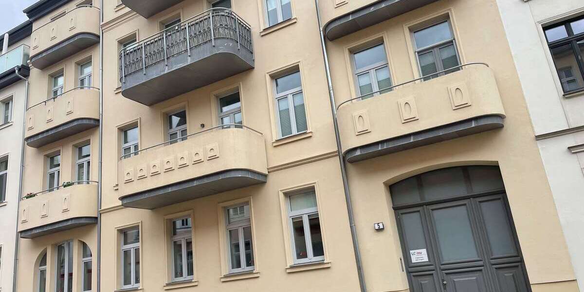 Etagenwohnung Schwerin Altstadt - 3 Zimmer, 93 m&sup2;, 1.225&euro; | Angebot:26630858