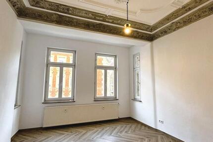 frisch sanierte 4-Zimmer-Wohnung in historischem Flair mit Südbalkon 4 zimmer