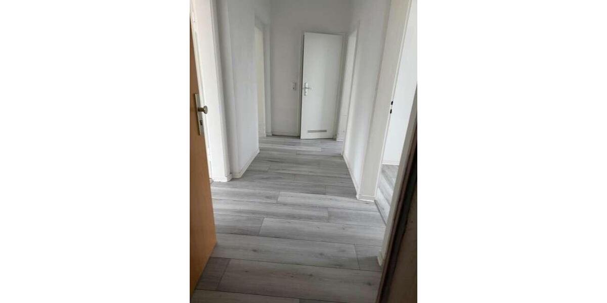 Etagenwohnung Gräfenhainichen Zschornewitz - 3 Zimmer, 63 m&sup2;, 400&euro; | Angebot:23567990