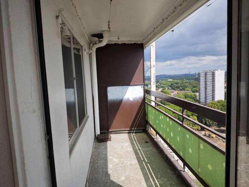 Mit Blick über Homberg, 2,5-Raum Wohnung, 63m², Balkon, 20. Etage